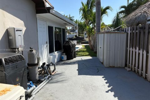 Снять в аренду виллу или дом в Дания-Бич, Флорида 2 спальни, № 1972498 - фото 11