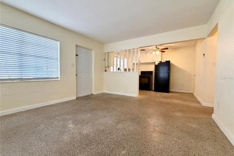 Appartement à louer à Winter Haven, Floride: 2 chambres, 81.29 m2 № 2118134 - photo 2
