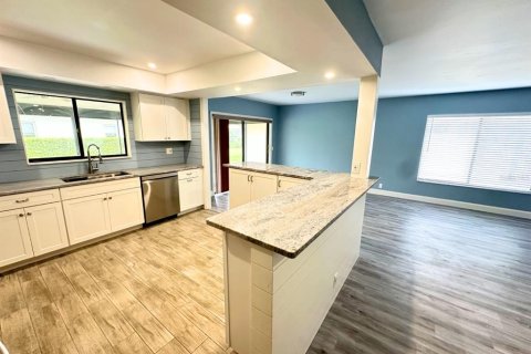 Villa ou maison à louer à Winter Haven, Floride: 2 chambres, 154.4 m2 № 2397021 - photo 8