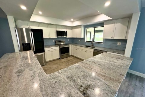 Villa ou maison à louer à Winter Haven, Floride: 2 chambres, 154.4 m2 № 2397021 - photo 6