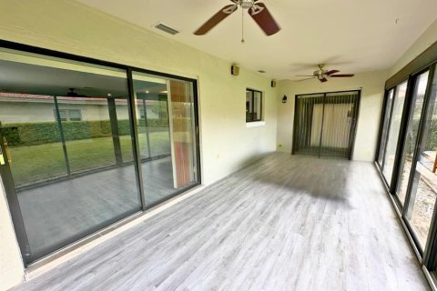 Villa ou maison à louer à Winter Haven, Floride: 2 chambres, 154.4 m2 № 2397021 - photo 27