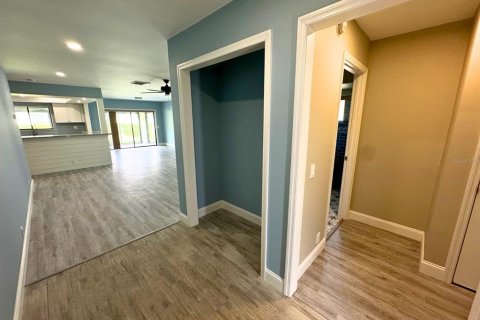 Villa ou maison à louer à Winter Haven, Floride: 2 chambres, 154.4 m2 № 2397021 - photo 10