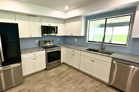Villa ou maison à louer à Winter Haven, Floride: 2 chambres, 154.4 m2 № 2397021 - photo 9