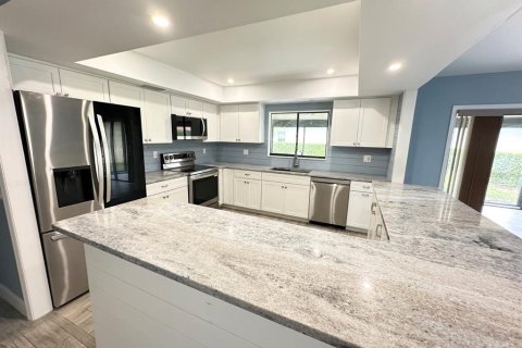 Villa ou maison à louer à Winter Haven, Floride: 2 chambres, 154.4 m2 № 2397021 - photo 7