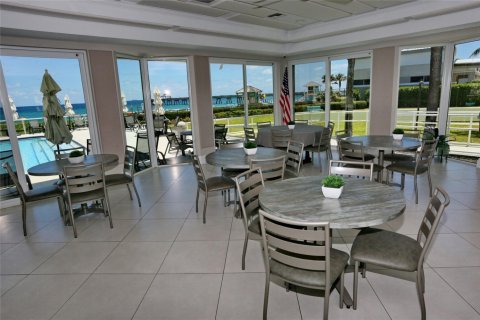 Condo in Deerfield Beach, Florida, 2 bedrooms  № 1154648 - photo 1