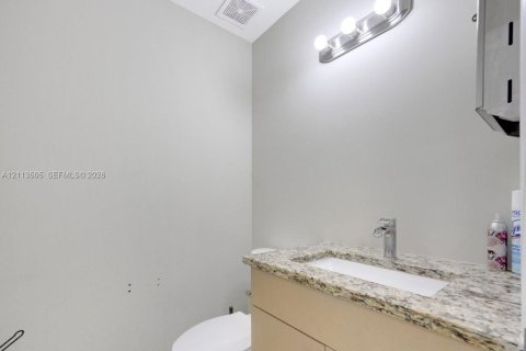Купить коммерческую недвижимость в Майами, Флорида № 2434021 - фото 9