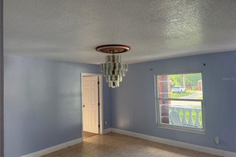 Villa ou maison à louer à Winter Springs, Floride: 3 chambres, 159.23 m2 № 2383963 - photo 2