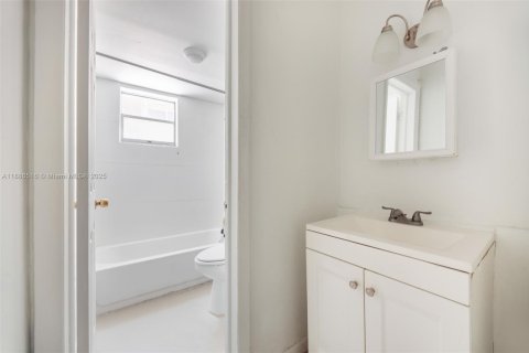 Immobilier commercial à vendre à Miami, Floride: 292.46 m2 № 1932969 - photo 14