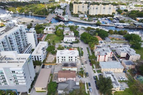 Commercial property in Miami, Florida 292.46 sq.m. № 1932969 - photo 22