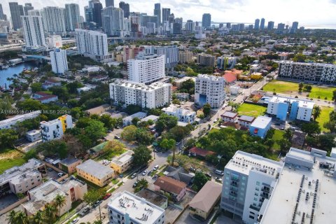 Immobilier commercial à vendre à Miami, Floride: 292.46 m2 № 1932969 - photo 20