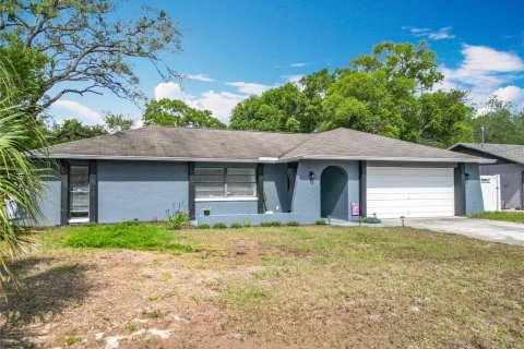 House in Spring Hill, Florida 2 bedrooms, 126.81 sq.m. № 1685210 - photo 2