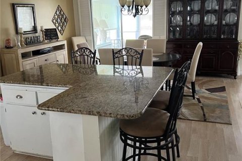 Villa ou maison à vendre à Sarasota, Floride: 2 chambres, 121.89 m2 № 1817824 - photo 6