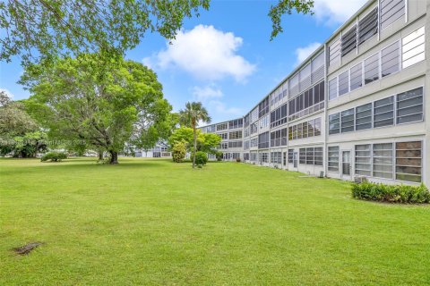 Copropriété à vendre à Deerfield Beach, Floride: 1 chambre, 66.8 m2 № 2016540 - photo 24