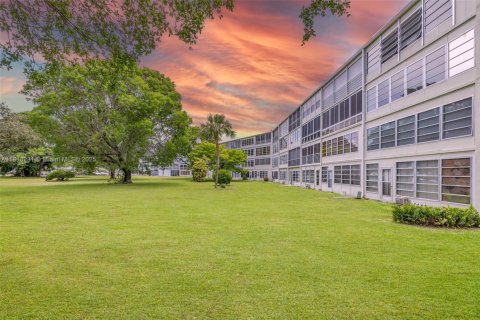 Copropriété à vendre à Deerfield Beach, Floride: 1 chambre, 66.8 m2 № 2016540 - photo 25