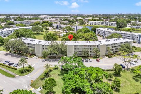 Copropriété à vendre à Deerfield Beach, Floride: 1 chambre, 66.8 m2 № 2016540 - photo 2