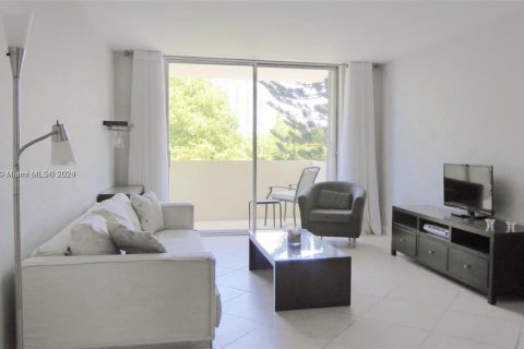 Купить кондоминиум в Майами-Бич, Флорида 1 спальня, 63.17м2, № 1958529 - фото 2