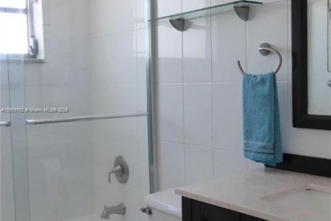 Купить кондоминиум в Майами-Бич, Флорида 1 спальня, 63.17м2, № 1958529 - фото 5