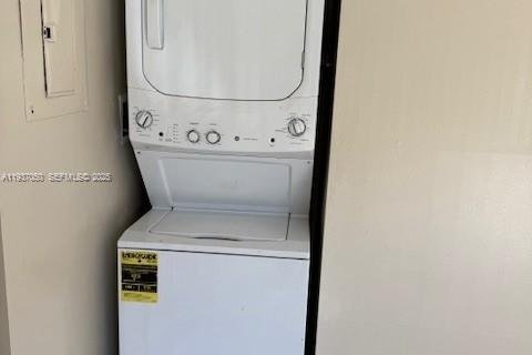 Condo in Miami Gardens, Florida, 2 bedrooms  № 1994899 - photo 10