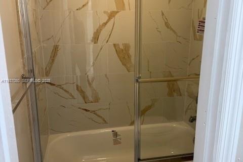 Condo in Miami Gardens, Florida, 2 bedrooms  № 1994899 - photo 16