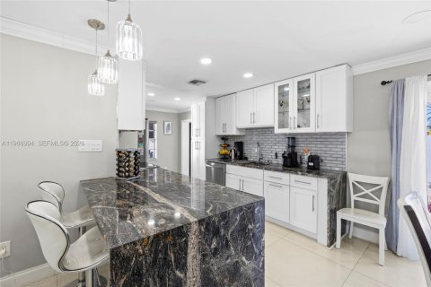 Купить виллу или дом в Бока-Ратон, Флорида 3 спальни, 102.19м2, № 2030083 - фото 10