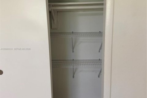 Apartment in Miami, Florida 1 bedroom № 2395502 - photo 7