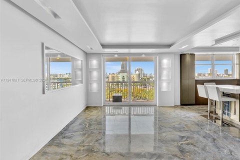 Copropriété à louer à Miami Beach, Floride: 1 chambre, 61.22 m2 № 1999611 - photo 12