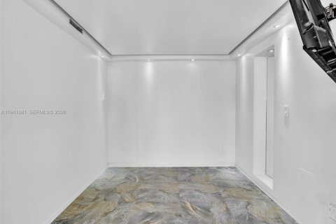 Copropriété à louer à Miami Beach, Floride: 1 chambre, 61.22 m2 № 1999611 - photo 4