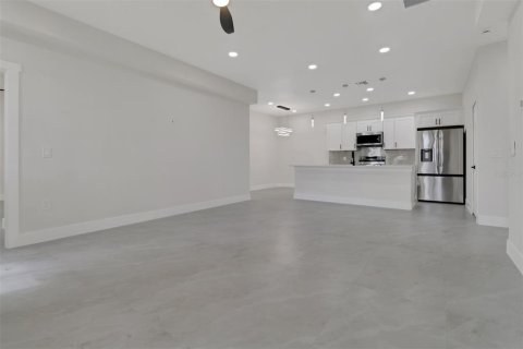 Appartement à louer à Lehigh Acres, Floride: 3 chambres, 111.48 m2 № 2118590 - photo 8