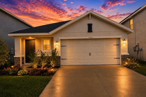 House in Plant City, Florida 3 bedrooms, 145.48 sq.m. № 2297029