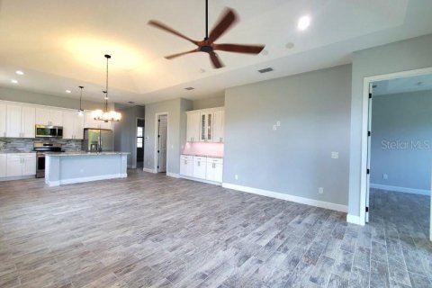 Villa ou maison à louer à Punta Gorda, Floride: 3 chambres, 153.94 m2 № 2098938 - photo 4