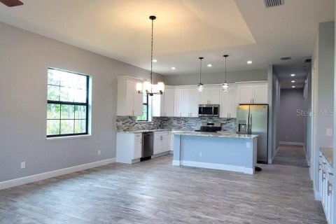 Villa ou maison à louer à Punta Gorda, Floride: 3 chambres, 153.94 m2 № 2098938 - photo 3