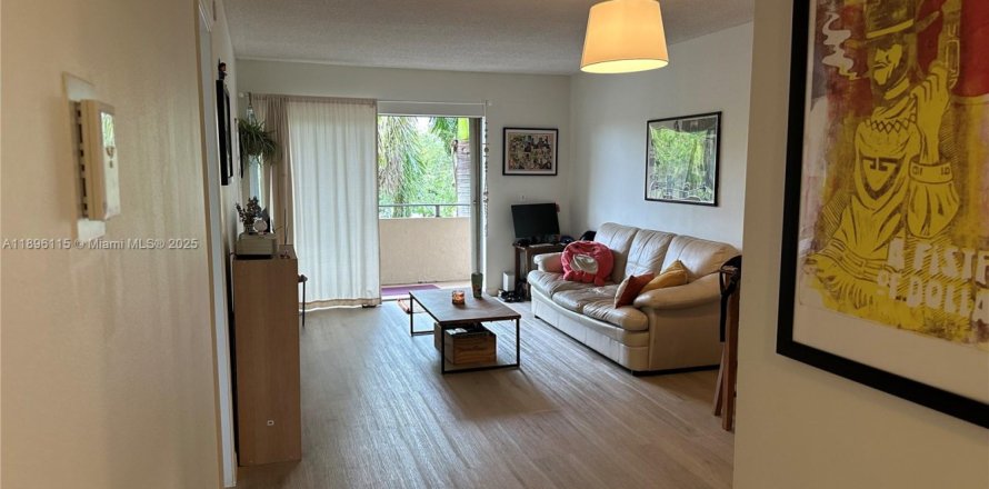 Condo in Kendall, Florida, 1 bedroom  № 1953119