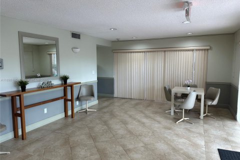 Condo in Kendall, Florida, 1 bedroom  № 1953119 - photo 24