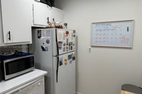 Condo in Kendall, Florida, 1 bedroom  № 1953119 - photo 5