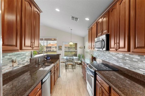 Condo in Davenport, Florida, 3 bedrooms № 2098986 - photo 9