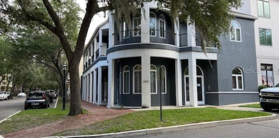 Propiedad comercial en Gainesville, Florida 463.86 m2 № 1913835