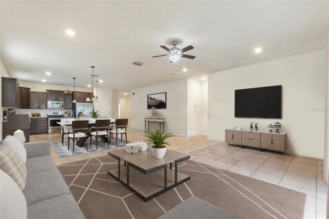 House in Davenport, Florida 4 bedrooms, 201.04 sq.m. № 1813148 - photo 16