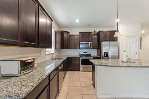 House in Davenport, Florida 4 bedrooms, 201.04 sq.m. № 1813148 - photo 14