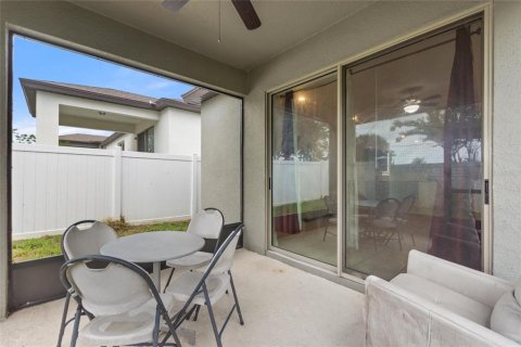 House in Davenport, Florida 4 bedrooms, 201.04 sq.m. № 1813148 - photo 7