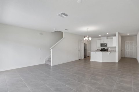 Townhouse in Lake Wales, Florida 3 bedrooms, 144.65 sq.m. № 2379415 - photo 4