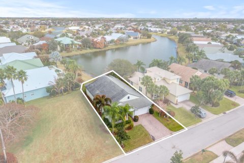 House in Port St. Lucie, Florida 3 bedrooms, 205.31 sq.m. № 2086924 - photo 3