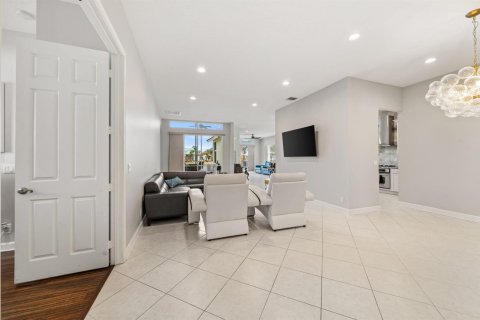 House in Port St. Lucie, Florida 3 bedrooms, 205.31 sq.m. № 2086924 - photo 14