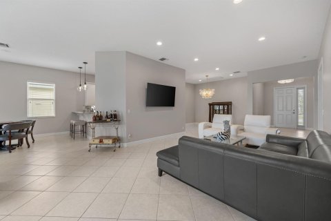 House in Port St. Lucie, Florida 3 bedrooms, 205.31 sq.m. № 2086924 - photo 13