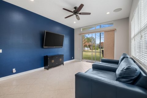 House in Port St. Lucie, Florida 3 bedrooms, 205.31 sq.m. № 2086924 - photo 10