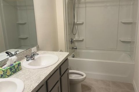 House in Winter Haven, Florida 5 bedrooms, 234.3 sq.m. № 1675456 - photo 12