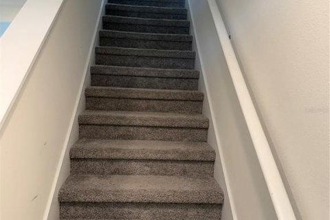 House in Winter Haven, Florida 5 bedrooms, 234.3 sq.m. № 1675456 - photo 8