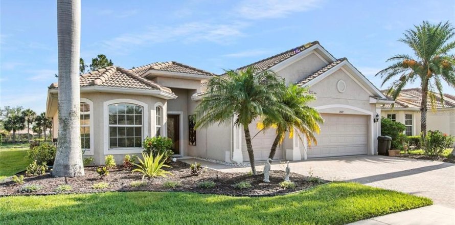 House in Venice, Florida 3 bedrooms, 201.78 sq.m. № 2213830