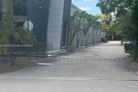 Oficina en alquiler en Miami, Florida № 1183694 - foto 1