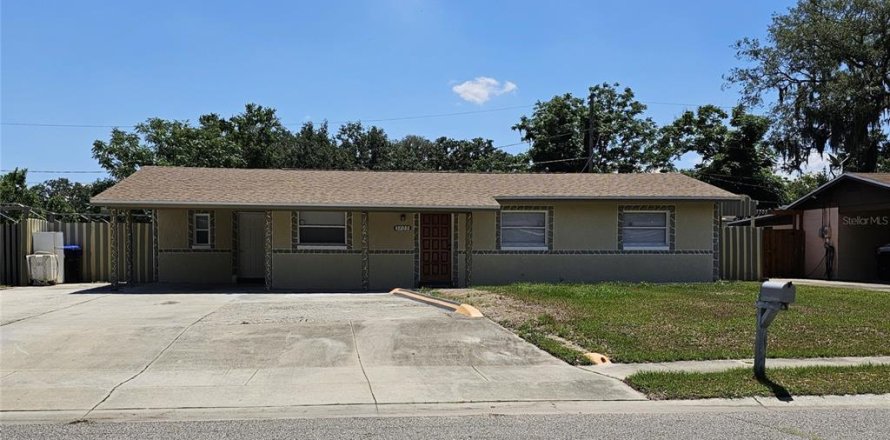 House in Orlando, Florida 3 bedrooms, 208.19 sq.m. № 2396282