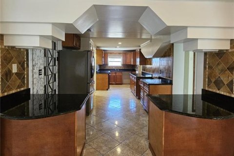 House in Orlando, Florida 3 bedrooms, 208.19 sq.m. № 2396282 - photo 4